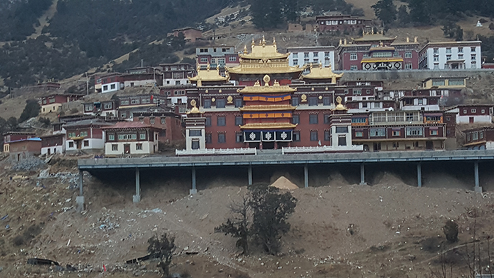 2014年西藏昌都市卓智寺捐赠3000㎡新风系统.jpg